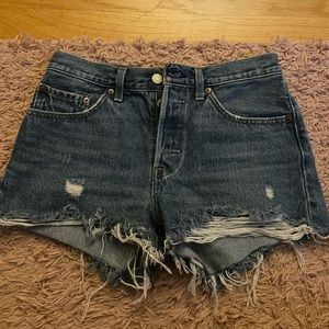 Levi 501 shorts size 26